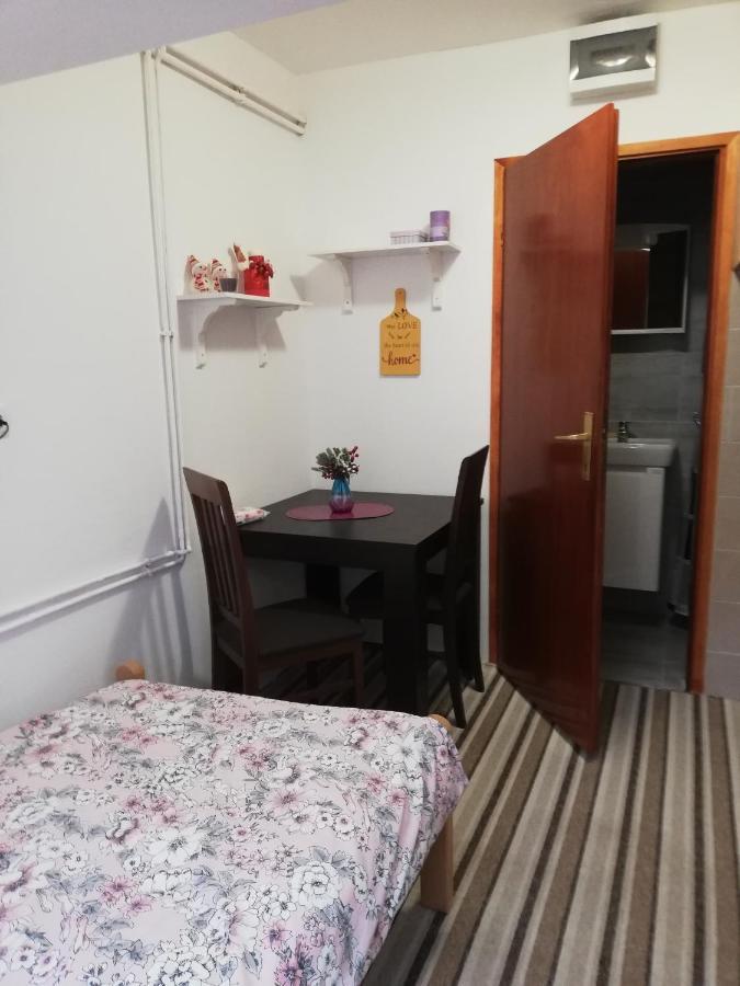 Studio Apartman Small Lili Popovaca Luaran gambar